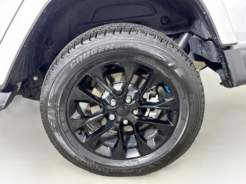 Used 2022 Jeep Wrangler Unlimited Sahara w/ Cold Weather Group image 29