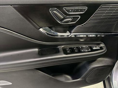 Used 2022 Lincoln Corsair Standard w/ Equipment Group 101A image 15