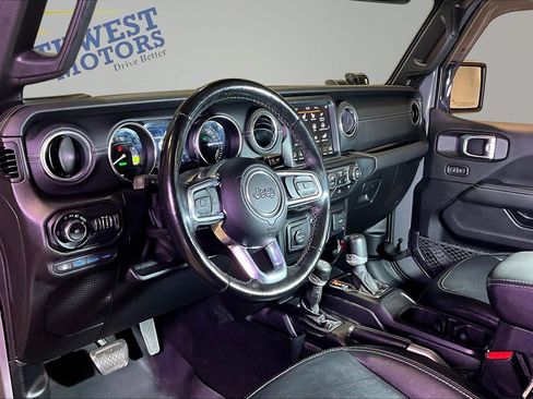 Used 2021 Jeep Wrangler Unlimited Sahara w/ Cold Weather Group AWD/4WD image 18