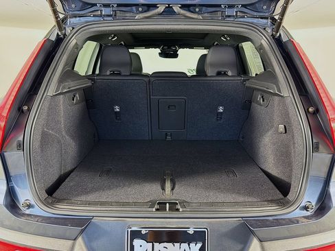 Used 2022 Volvo XC40 P8 Recharge Plus AWD/4WD image 27