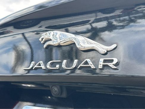 Used 2017 Jaguar XE RWD image 37