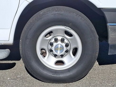 Used 2024 Chevrolet Express 2500 w/ Driver Convenience Package image 8