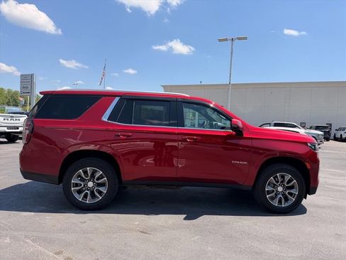 Used 2023 Chevrolet Tahoe LT w/ LT Signature Package AWD/4WD image 3