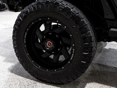 Used 2018 Jeep Wrangler Unlimited Rubicon w/ LED Lighting Group image 72