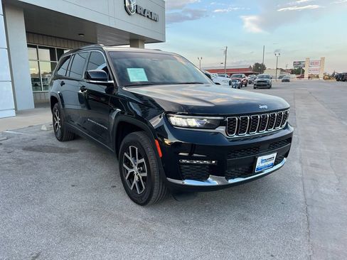Used 2023 Jeep Grand Cherokee L Limited w/ Luxury Tech Group II AWD/4WD image 8