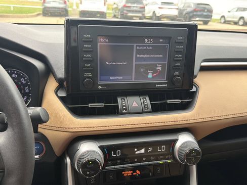 Used 2021 Toyota RAV4 XLE Premium AWD/4WD image 25