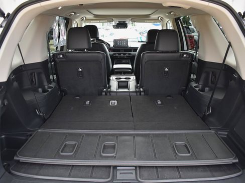 Used 2025 Honda Pilot Touring image 18