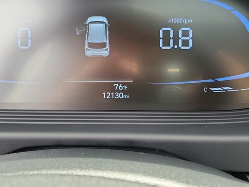 Used 2025 Hyundai Venue SEL FWD image 25