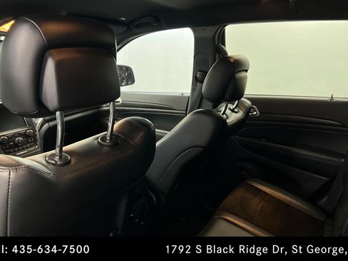 Used 2017 Jeep Grand Cherokee Altitude image 19