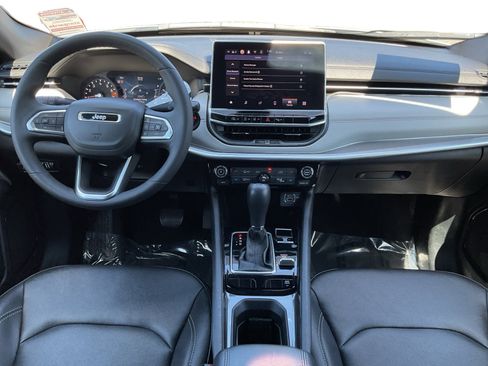 Used 2025 Jeep Compass Limited AWD/4WD image 10