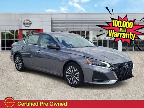 Certified 2025 Nissan Altima 2.5 SV FWD image 1