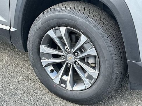 Used 2025 Chevrolet Equinox LT w/ Convenience Package II FWD image 7