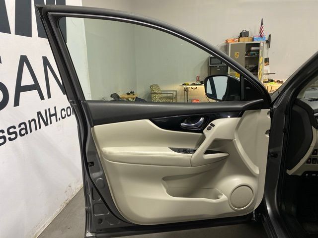Certified 2022 Nissan Rogue Sport SL AWD/4WD image 9