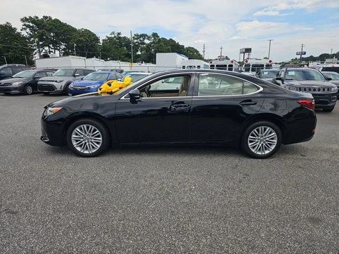 Used 2013 Lexus ES 350 w/ Luxury Pkg FWD image 2
