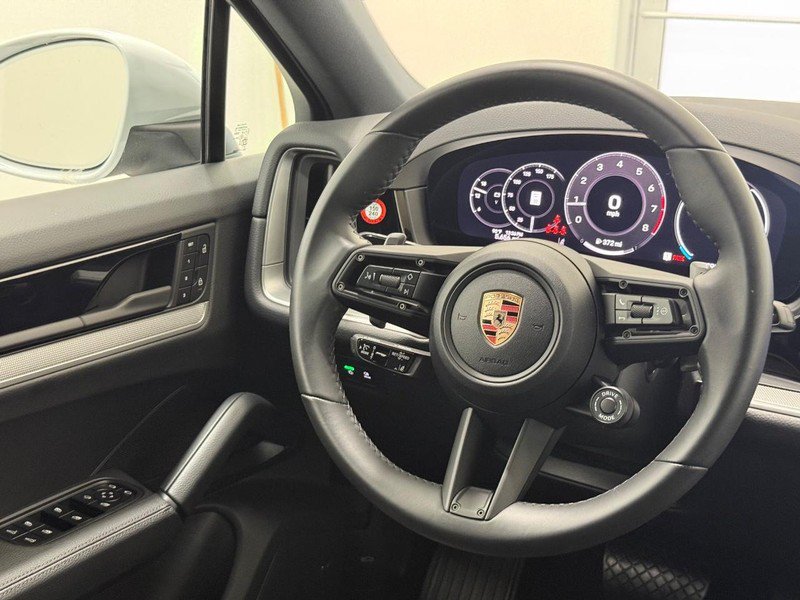 Certified 2026 Porsche Cayenne Coupe AWD/4WD image 16