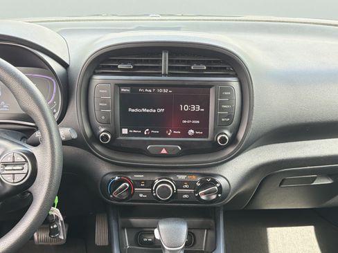Used 2024 Kia Soul LX w/ Option Group 015 FWD image 10