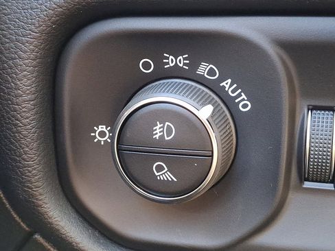 Used 2023 RAM 1500 Laramie image 25