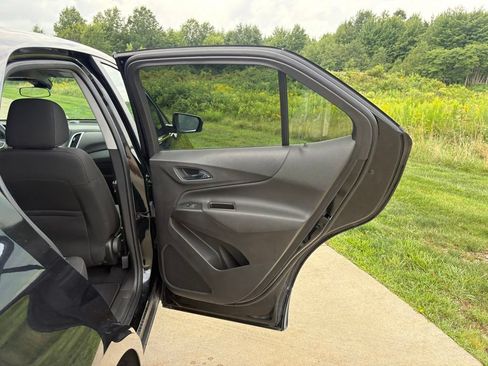 Used 2024 Chevrolet Equinox LT FWD image 32