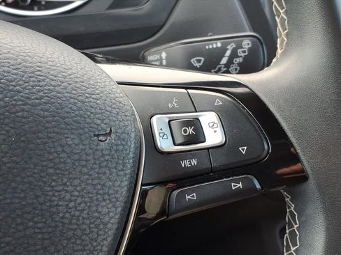 Used 2021 Volkswagen Tiguan SE image 28