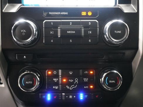 Used 2017 Ford F350 Lariat AWD/4WD image 24
