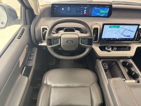 Used 2025 Ford Expedition Max Active AWD/4WD image 28