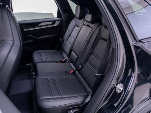 New 2026 Porsche Cayenne AWD/4WD image 17