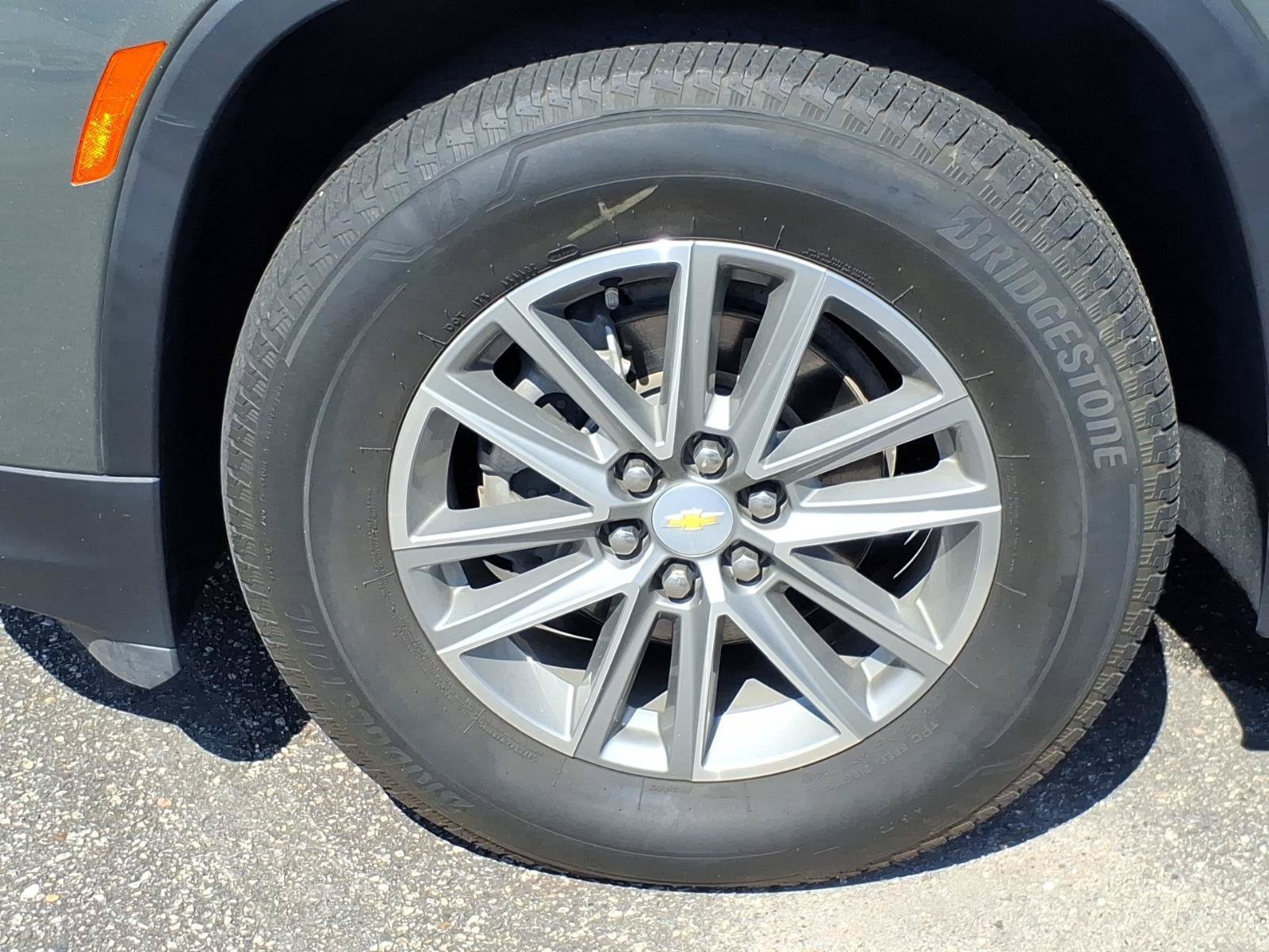 Used 2023 Chevrolet Traverse LT AWD/4WD image 4