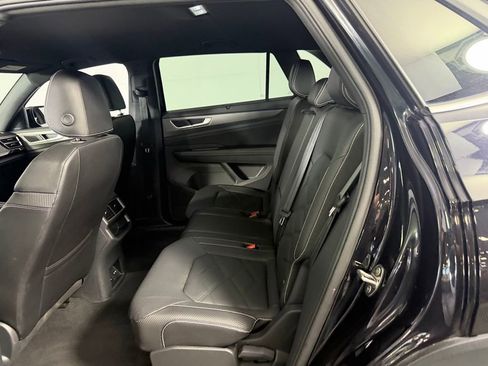 Used 2025 Volkswagen Atlas Cross Sport SE AWD/4WD image 25