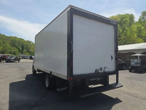 Used 2022 Ford E-350 and Econoline 350 Super Duty RWD image 4