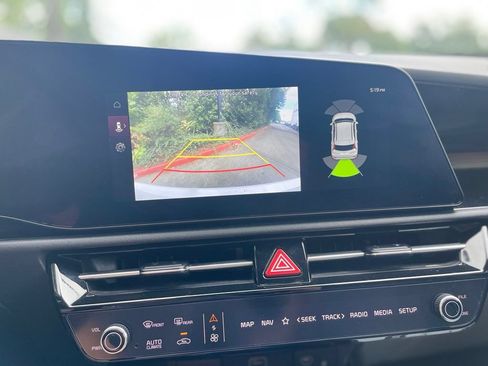 Certified 2023 Kia Niro Wave w/ Wave Preserve Package FWD image 15