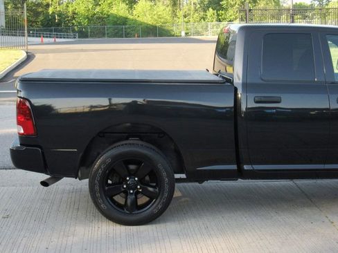 Used 2018 RAM 1500 Express w/ Black Ram 1500 Express Group AWD/4WD image 11