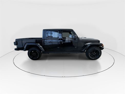 Used 2021 Jeep Gladiator Willys image 9