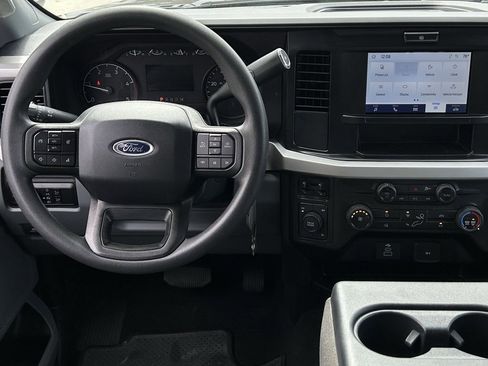 Used 2025 Ford F250 XLT image 12