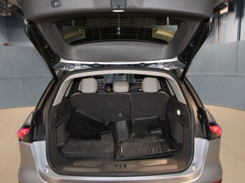 Used 2025 Lincoln Nautilus Premier image 40