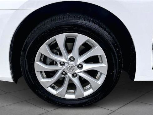 Certified 2019 Nissan Sentra SV image 10