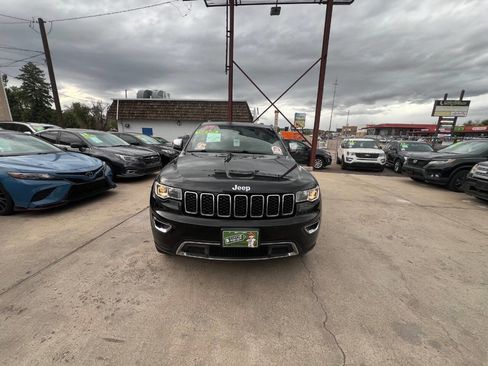 Used 2017 Jeep Grand Cherokee Limited AWD/4WD image 3