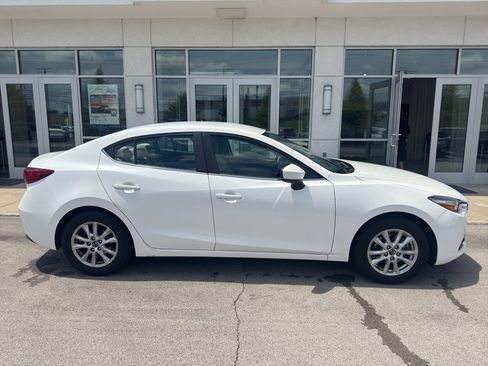 Used 2017 MAZDA MAZDA3 Sport w/ Preferred Equipment Package FWD image 2