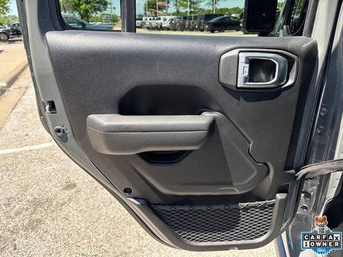 Used 2022 Jeep Wrangler Unlimited Rubicon w/ LED Lighting Group AWD/4WD image 35