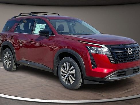 New 2026 Nissan Pathfinder SL image 2