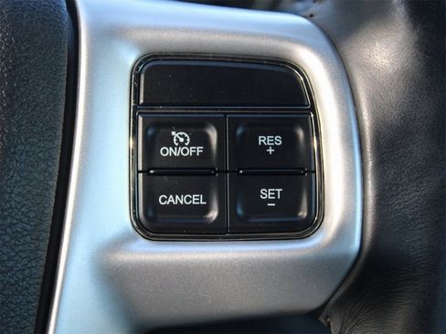 Used 2011 Chrysler 200 Touring image 19