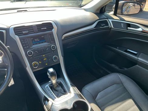 Used 2015 Ford Fusion SE w/ Equipment Group 202A FWD image 11