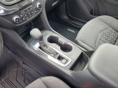 Used 2022 Chevrolet Equinox LT FWD image 19