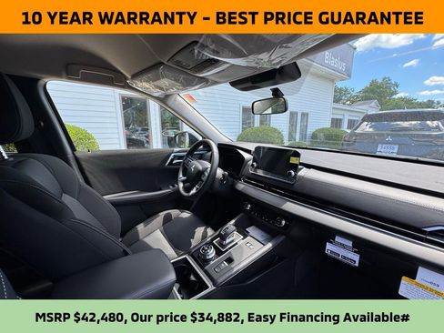 New 2025 Mitsubishi Outlander ES image 12