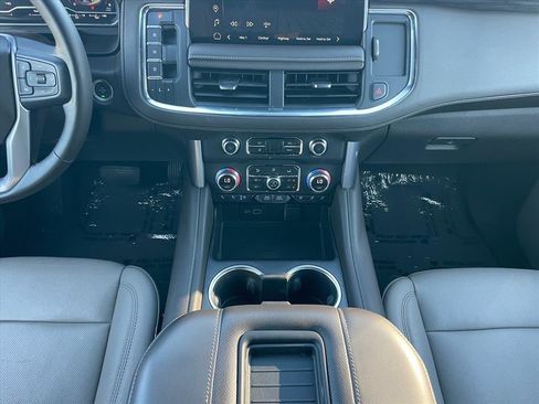 Used 2023 GMC Yukon SLT w/ SLT Luxury Package RWD image 17
