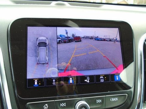 Used 2024 Chevrolet Equinox Premier image 12