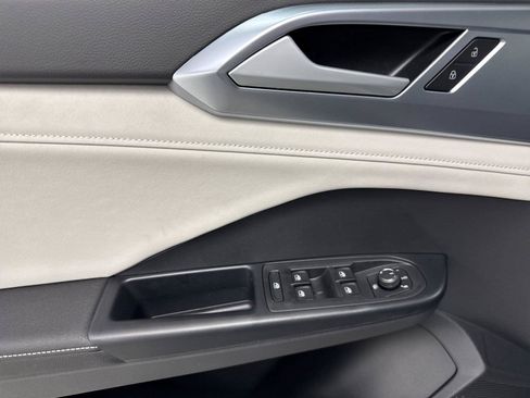 New 2026 Volkswagen Taos SE AWD/4WD image 10