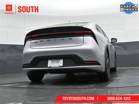 Used 2024 Toyota Prius LE image 31