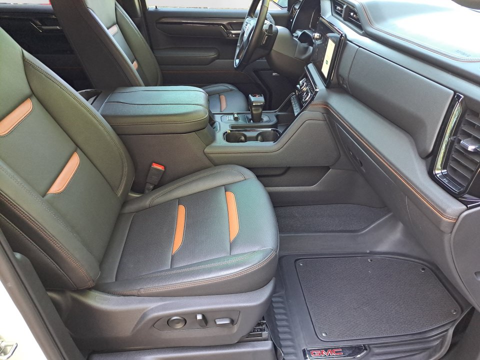 Used 2025 GMC Sierra 1500 AT4 w/ AT4 Premium Package AWD/4WD image 15