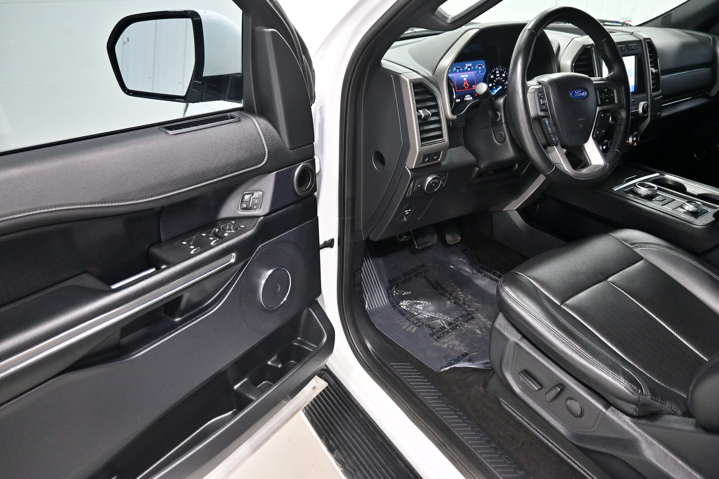Used 2021 Ford Expedition XLT AWD/4WD image 4