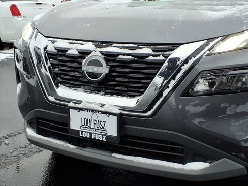 Used 2023 Nissan Rogue S image 33